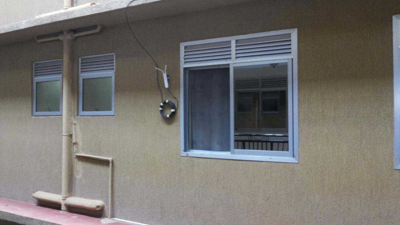 Hotel Good News Lira Εξωτερικό φωτογραφία