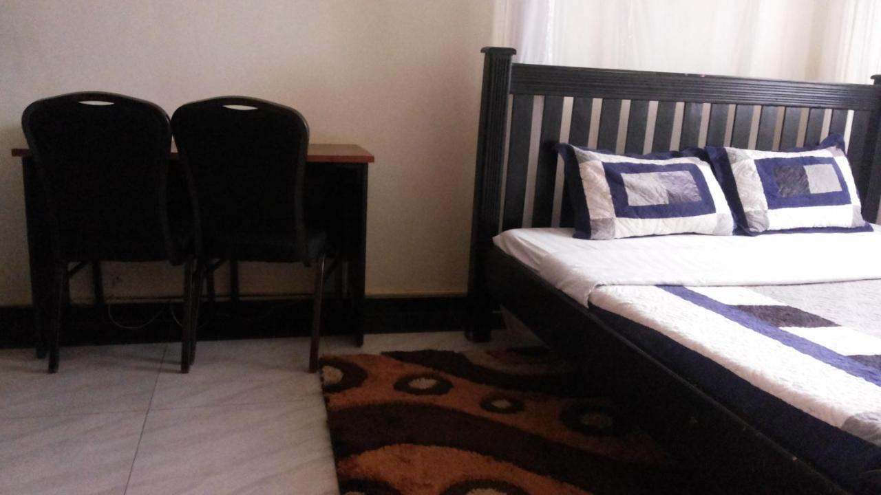 Hotel Good News Lira Εξωτερικό φωτογραφία