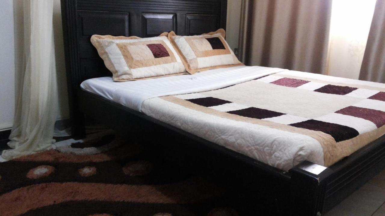 Hotel Good News Lira Εξωτερικό φωτογραφία