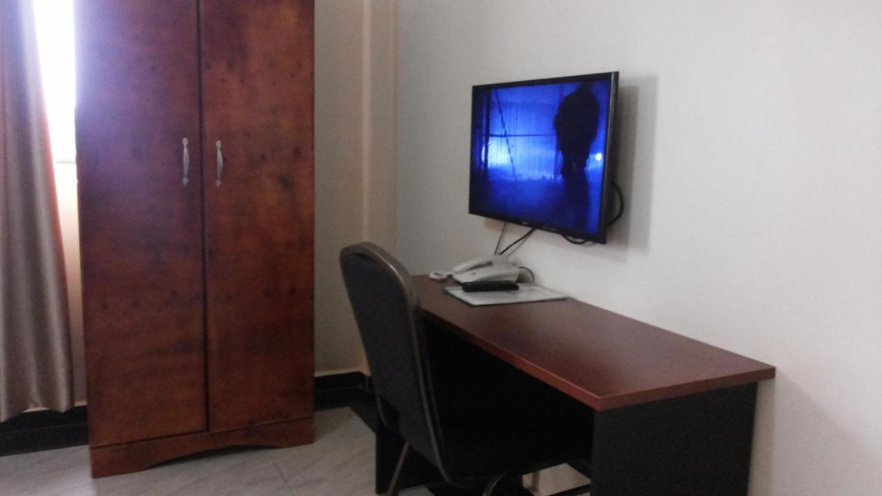 Hotel Good News Lira Εξωτερικό φωτογραφία