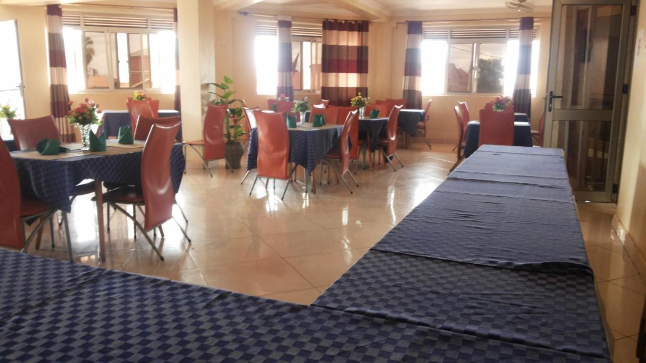 Hotel Good News Lira Εξωτερικό φωτογραφία